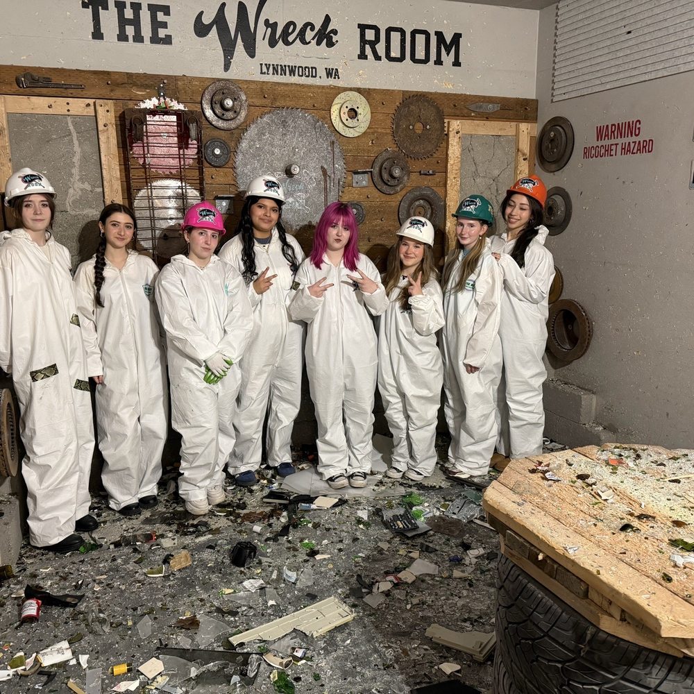 ( 20-25 PEOPLE ) Rage Session W/Axe throwing